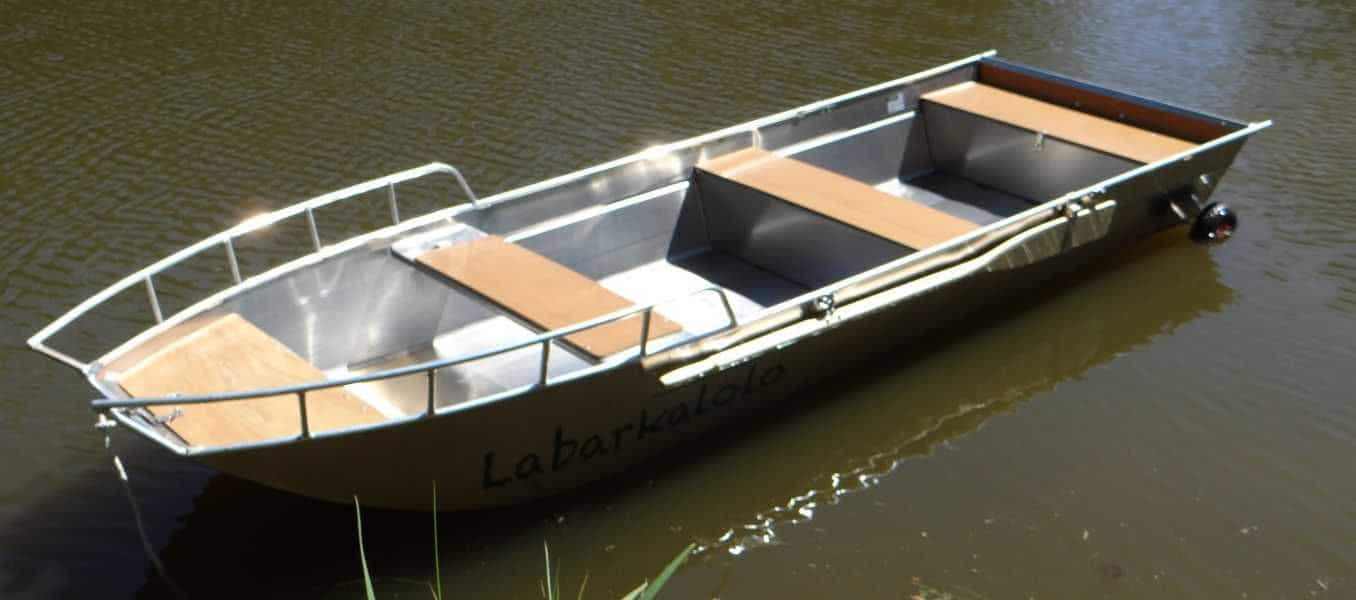 Barque De Peche En Aluminium Soudee A Fond Plat Et Legere La Maltiere