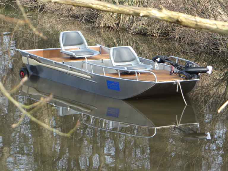Barque de pêche personnalisable en aluminium
