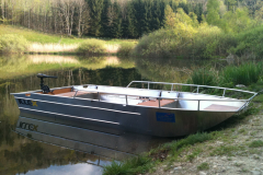 barque-de-peche-legere-en-aluminium-51