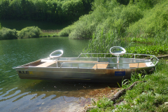 barque-de-peche-legere-en-aluminium-76